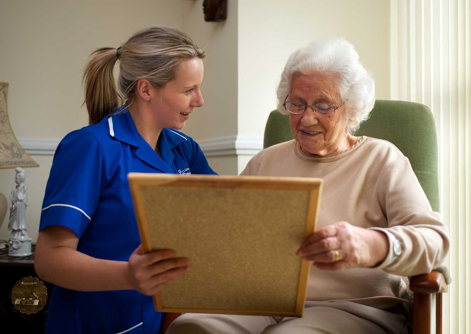 how-to-care-for-people-with-dementia-caremark